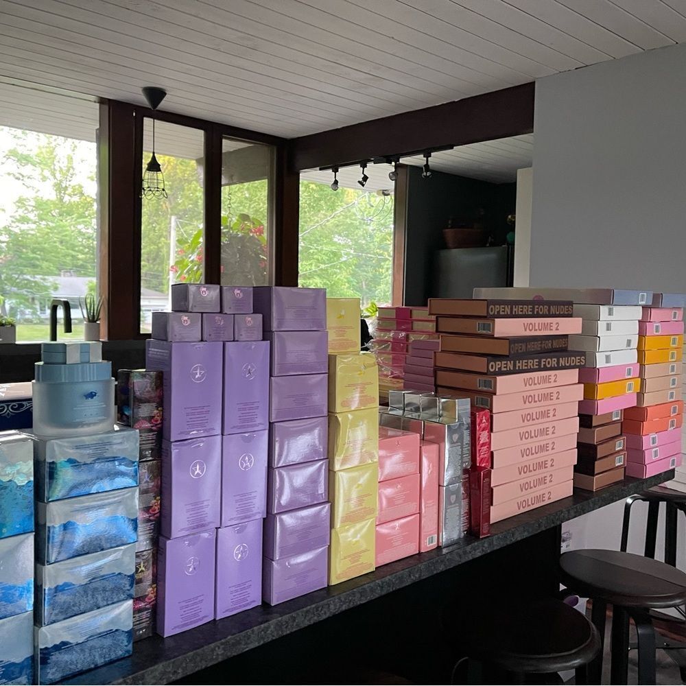 Jeffree Star đźTRUE MYSTERY BOXđź double your fun lot #1 beauty box allâJS items - Picture 9 of 13